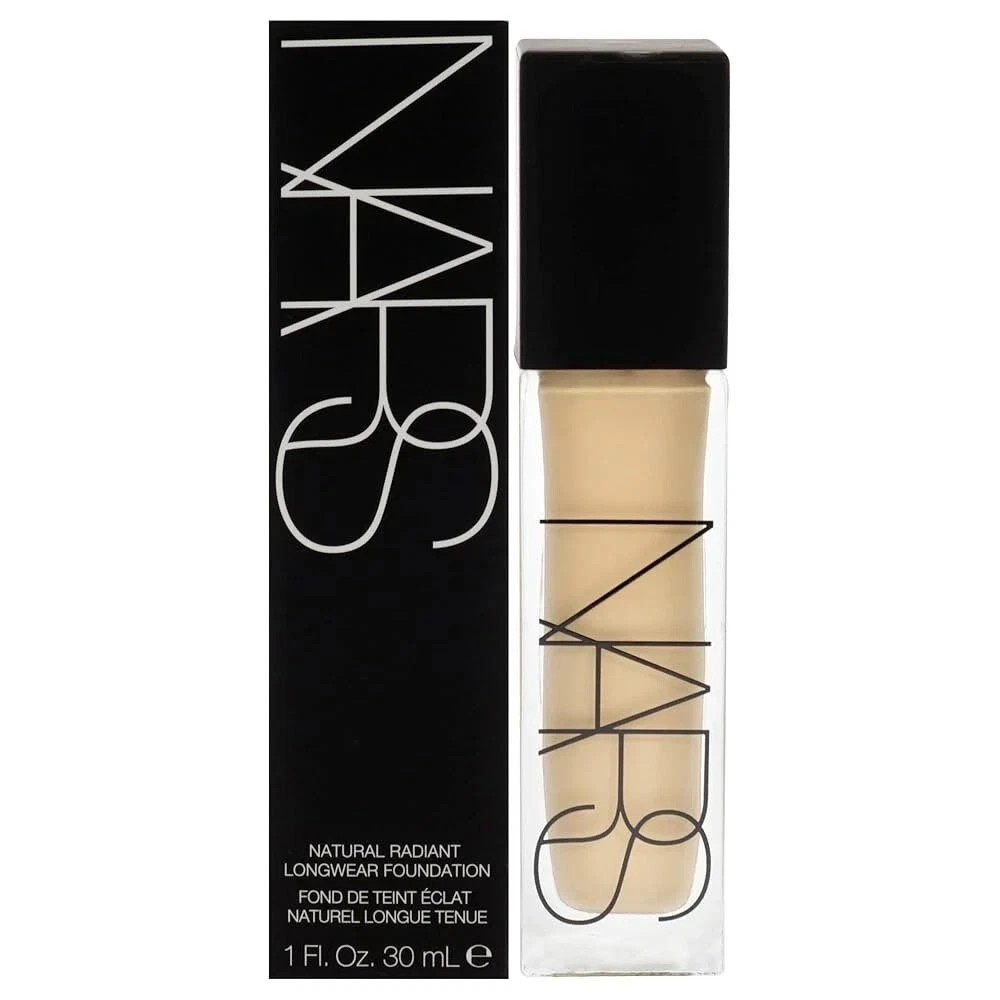 Base de maquillaje NARS Natural Radiant de larga duración y cobertura total